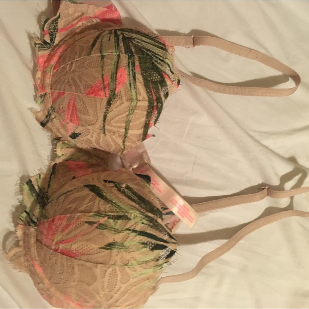 Lace push-up bra from PINK